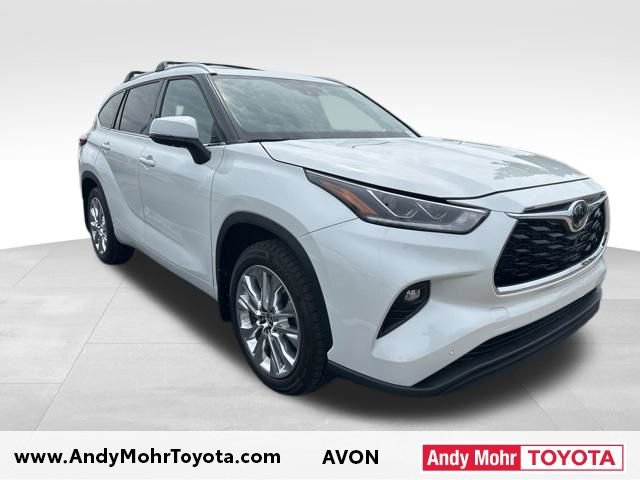 Used 2022 Toyota Highlander Limited AWD/4WD image 1