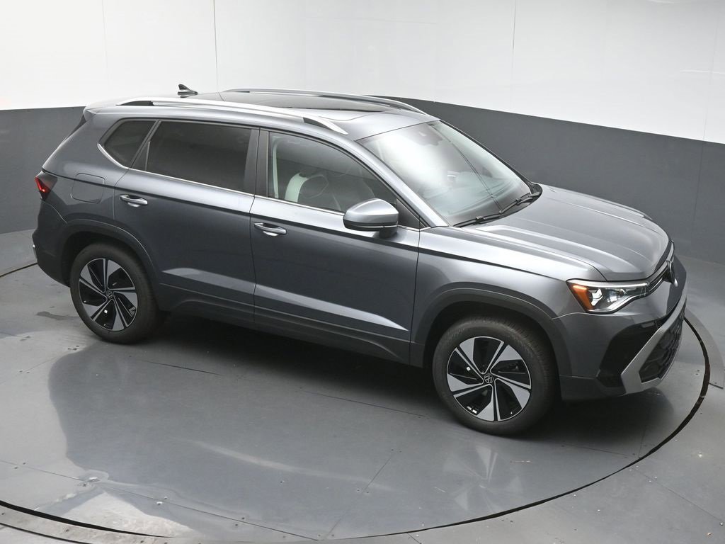 New 2025 Volkswagen Taos SE image 42