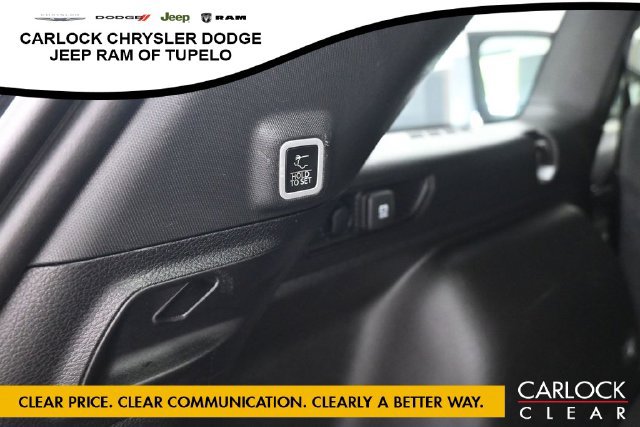 Used 2023 Jeep Grand Cherokee Altitude AWD/4WD image 29