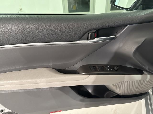 Used 2022 Toyota Camry LE image 18