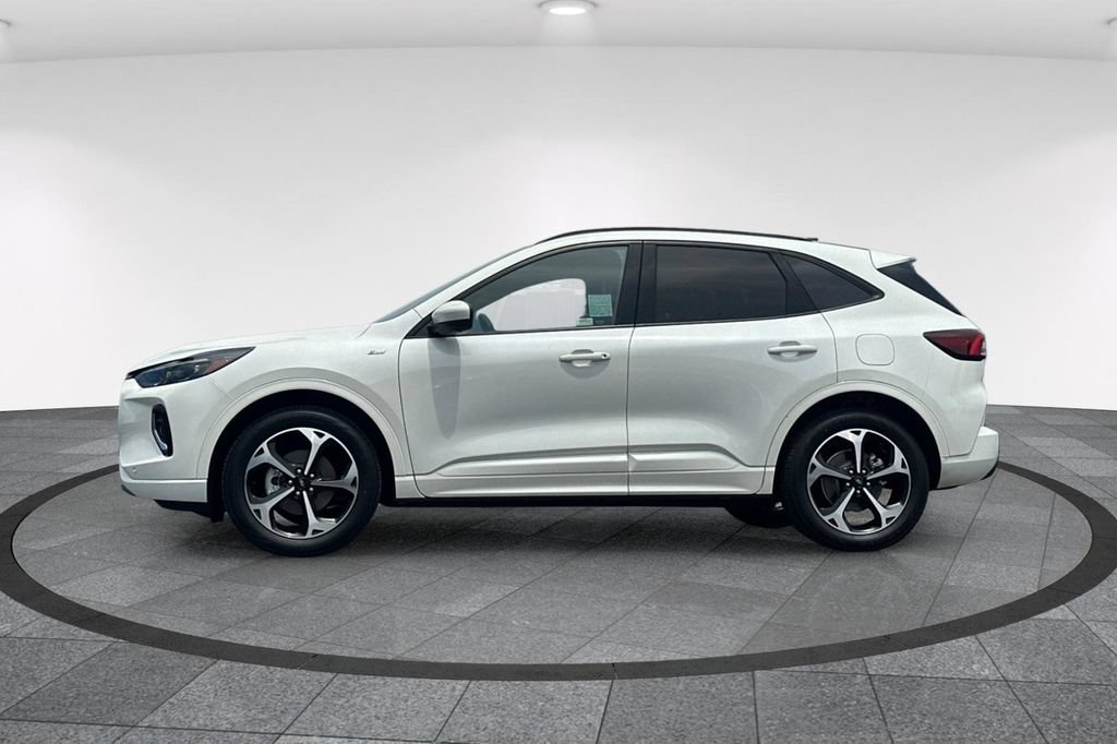 Certified 2023 Ford Escape ST-Line Elite AWD/4WD image 9
