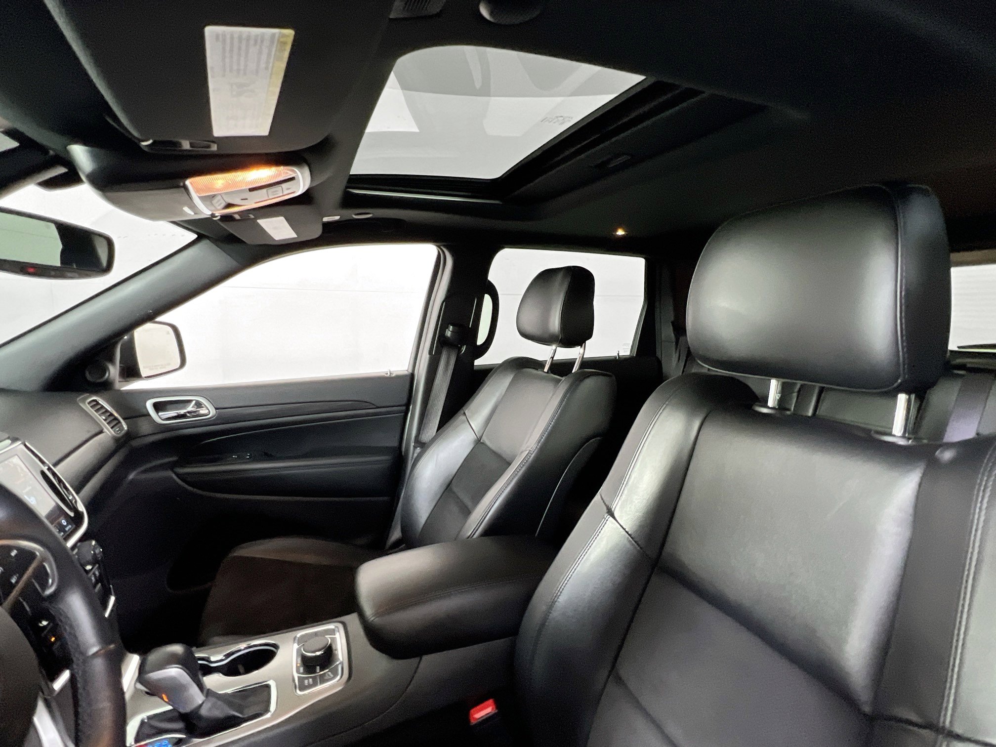 Used 2022 Jeep Grand Cherokee Laredo X image 22