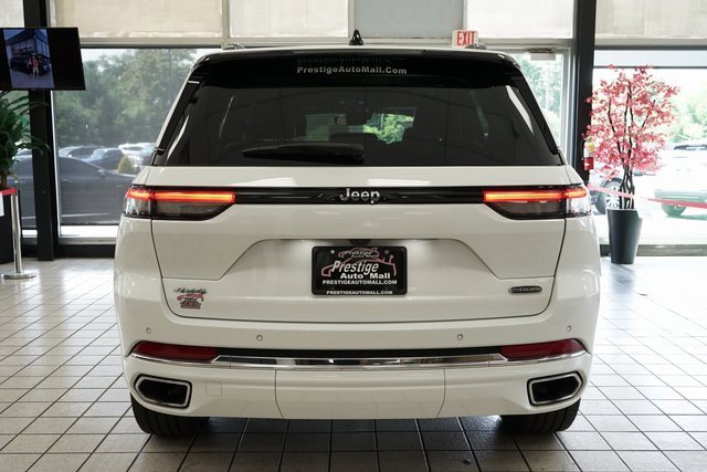 Used 2023 Jeep Grand Cherokee Overland image 16