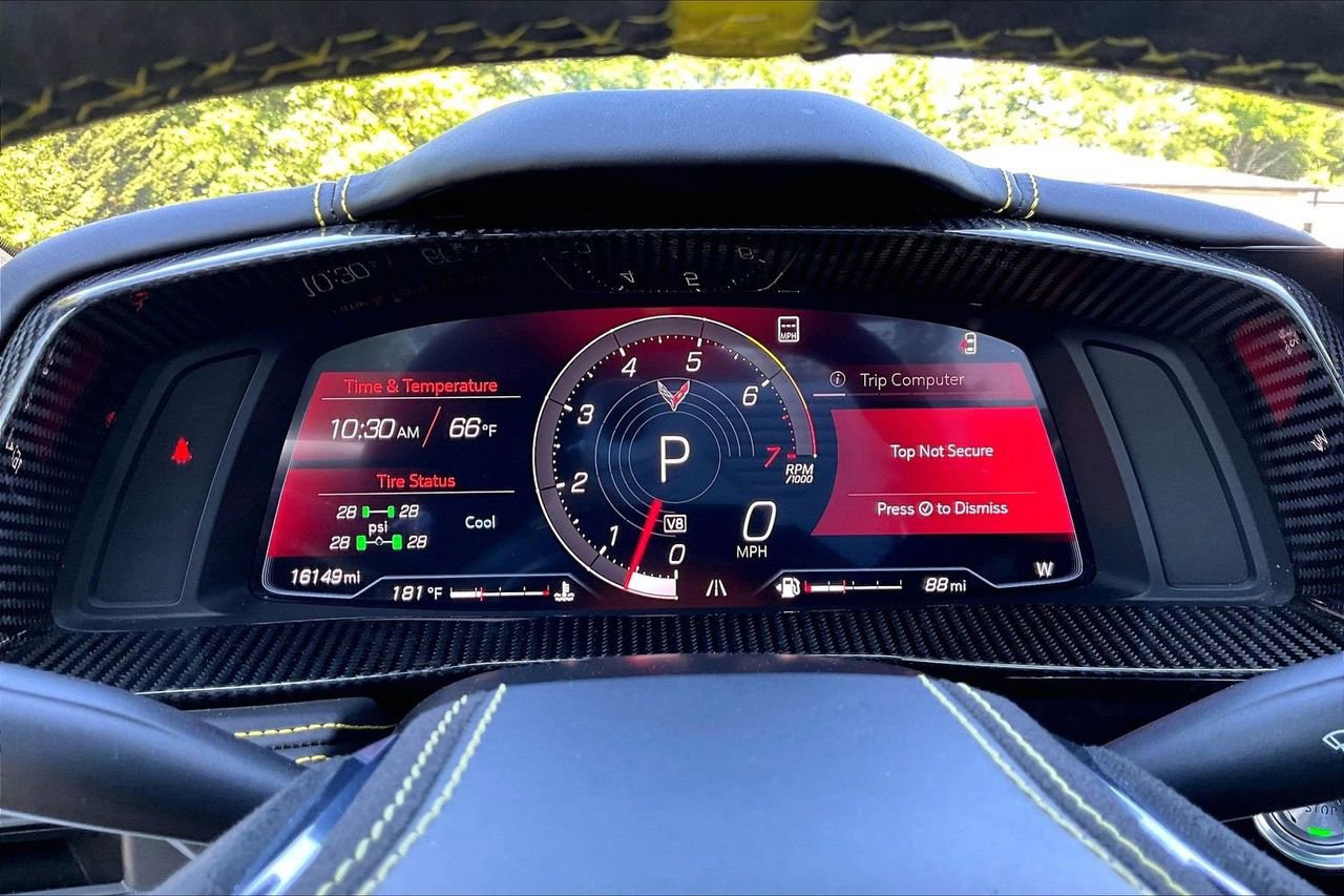 Used 2023 Chevrolet Corvette Stingray Premium Conv w/ Z51 Performance Package RWD image 10