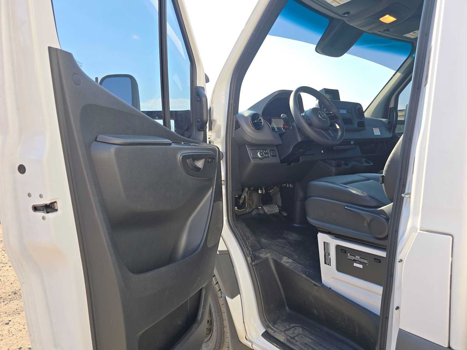 Used 2023 Mercedes-Benz Sprinter 3500 image 16