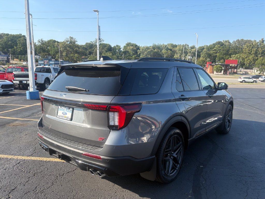 New 2026 Ford Explorer ST w/ Sun And Sound Package AWD/4WD image 3