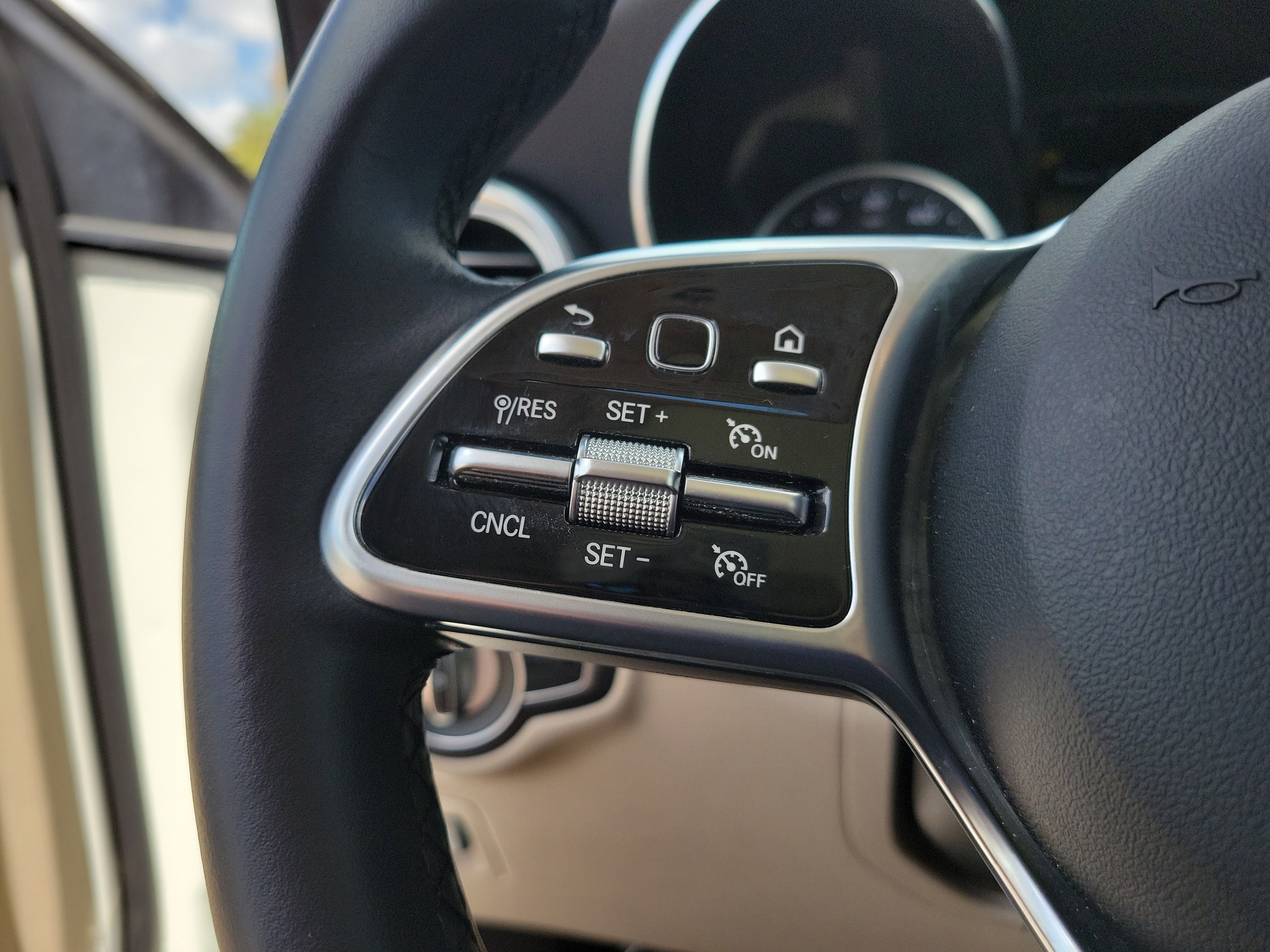 Certified 2021 Mercedes-Benz GLC 300 image 28