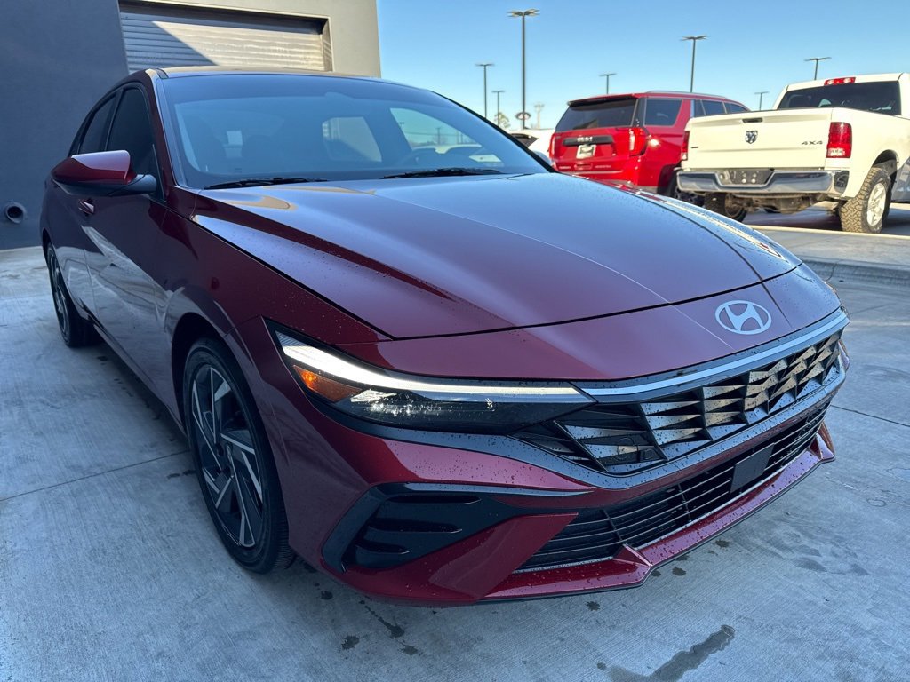 New 2025 Hyundai Elantra SEL image 3