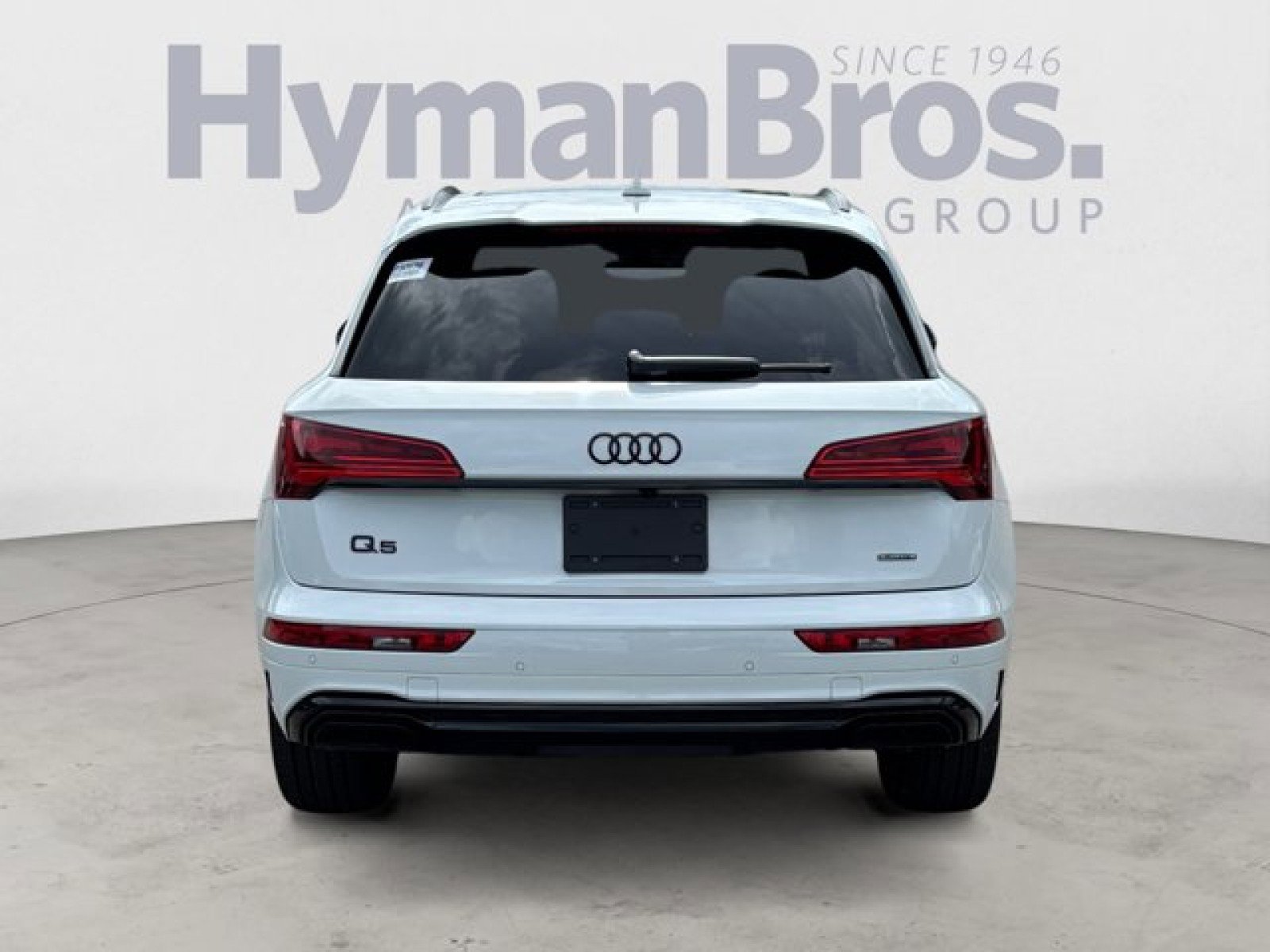 Used 2024 Audi Q5 e Premium Plus w/ Premium Plus Package image 4