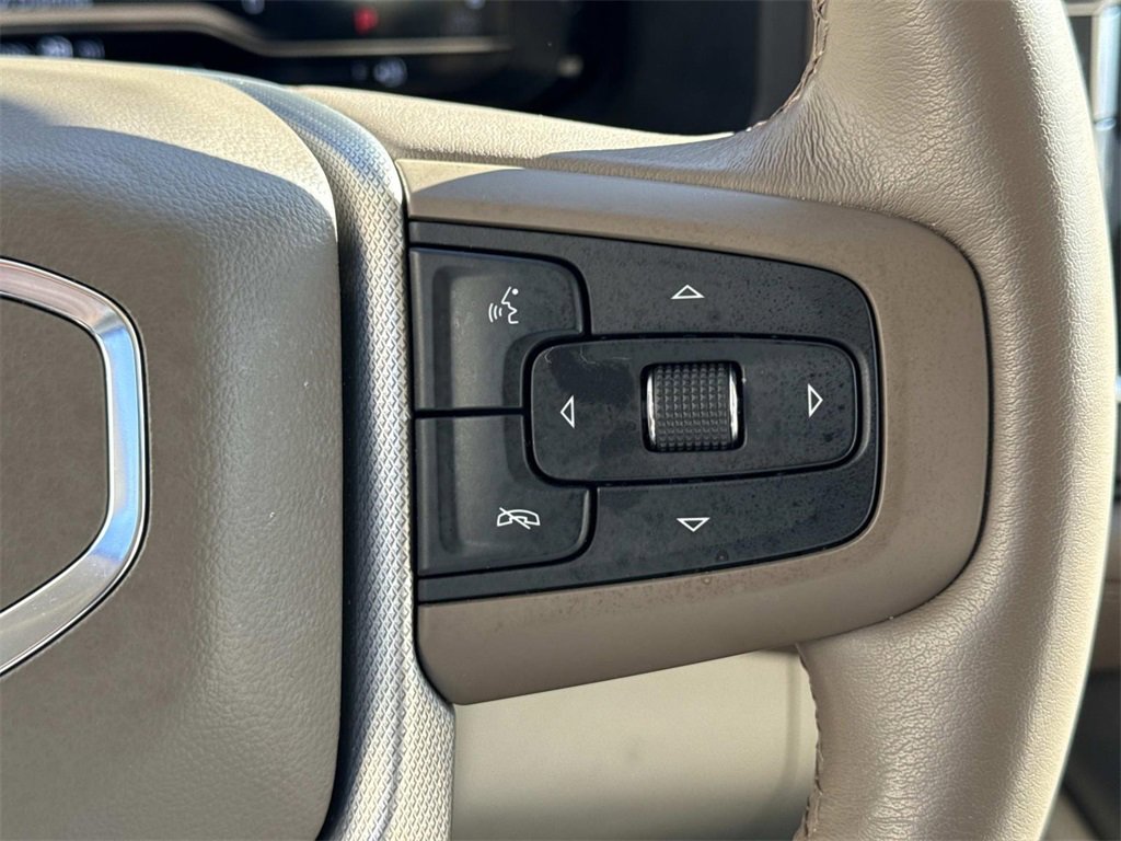 Used 2023 GMC Yukon Denali w/ Advanced Technology Package image 25