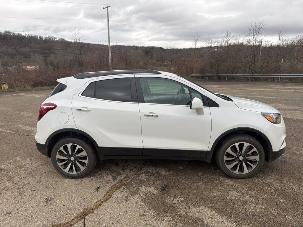 Used 2021 Buick Encore Preferred image 2