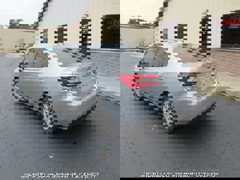 Used 2018 Subaru Impreza 2.0i Premium image 4