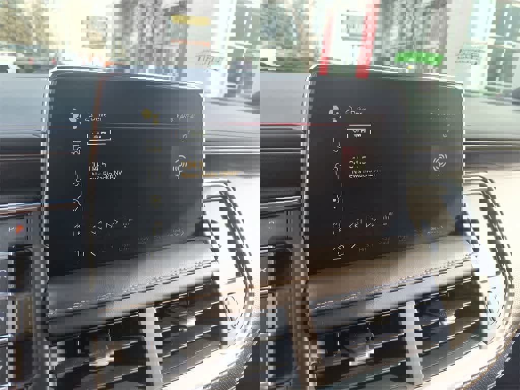 Used 2023 GMC Yukon AT4 image 16