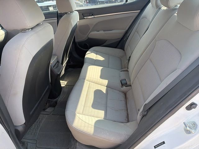 Used 2017 Hyundai Elantra SE image 12