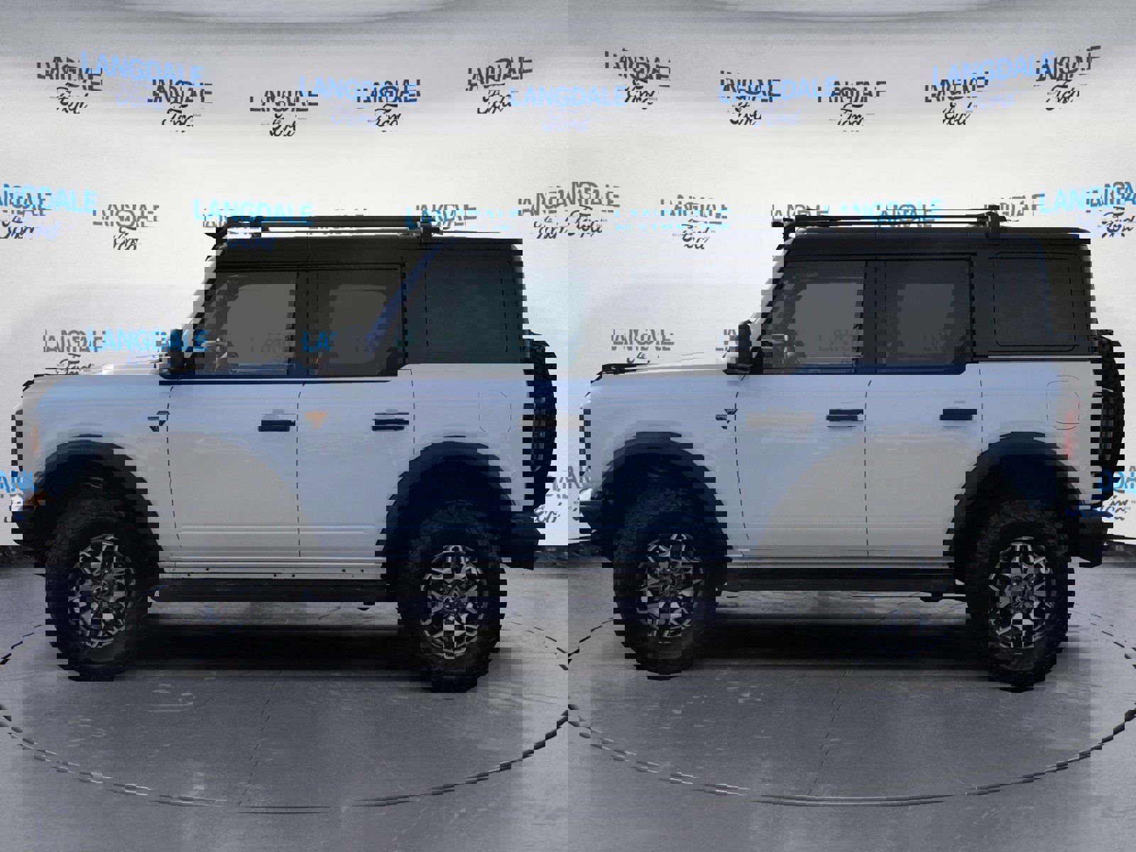 Used 2024 Ford Bronco Badlands image 10