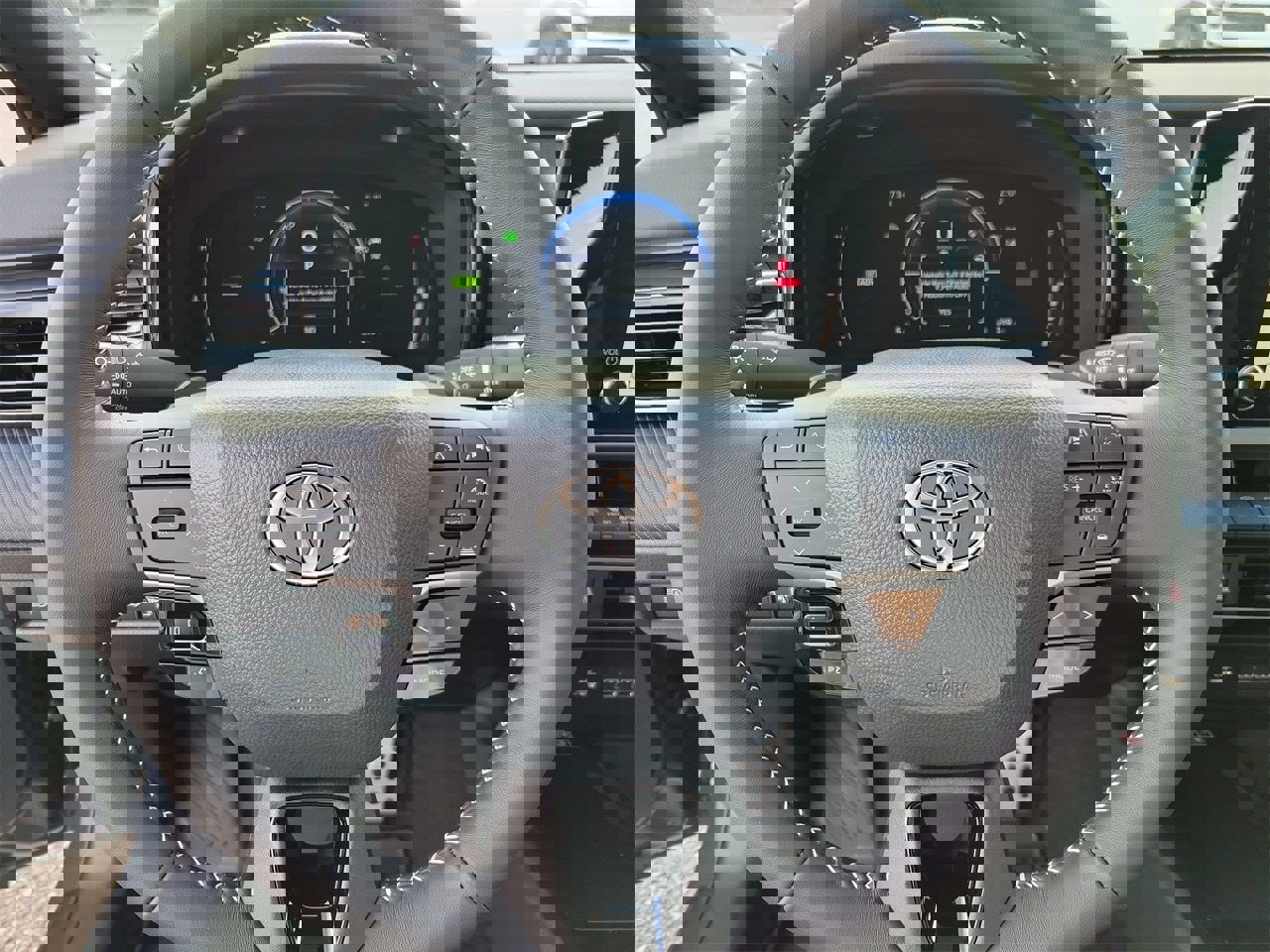 Used 2026 Toyota Camry SE image 19