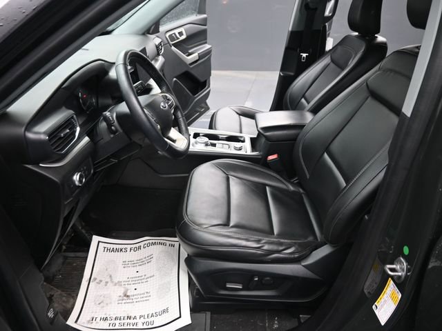 Used 2022 Ford Explorer XLT w/ Equipment Group 202A image 14