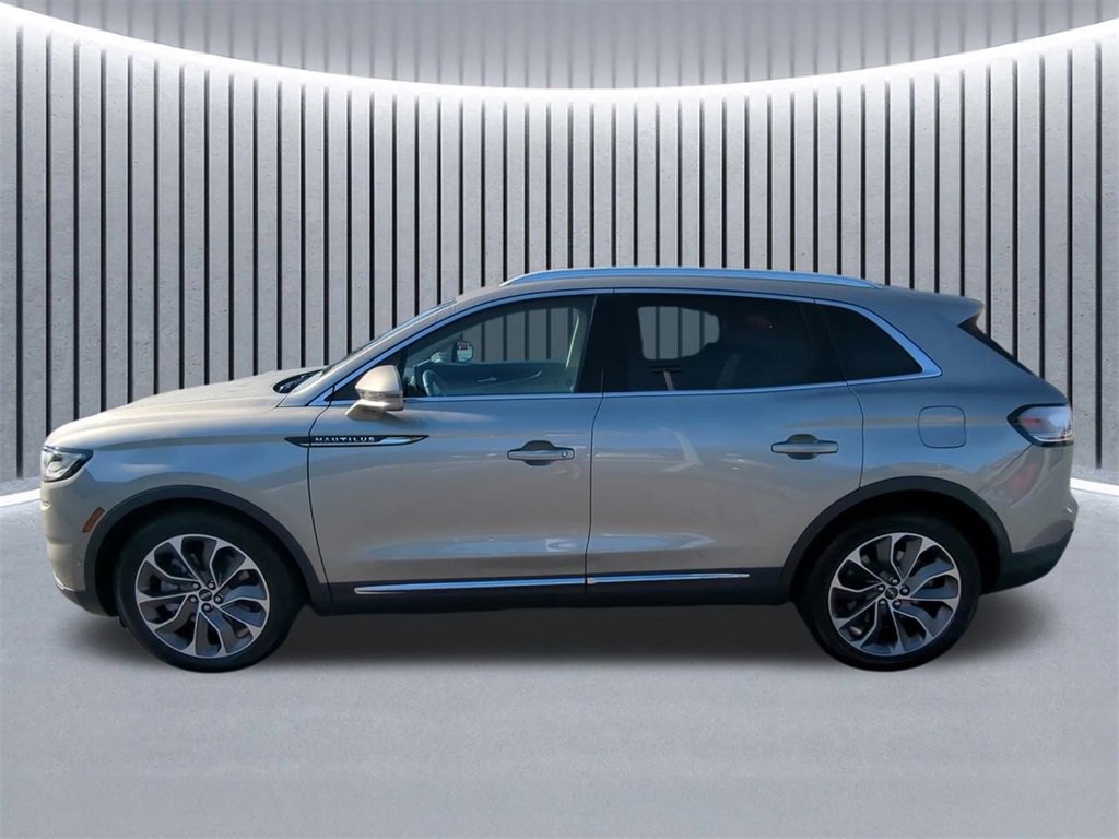 Used 2023 Lincoln Nautilus Reserve w/ Equipment Group 201A image 8