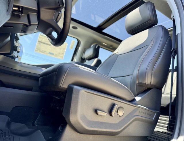 New 2025 Ford F350 Lariat w/ Lariat Ultimate Package image 15