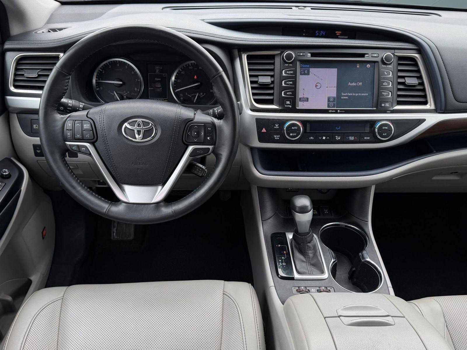 Used 2015 Toyota Highlander Limited Platinum image 29