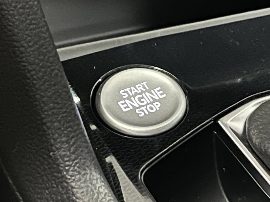 New 2026 Volkswagen Taos SE AWD/4WD image 17