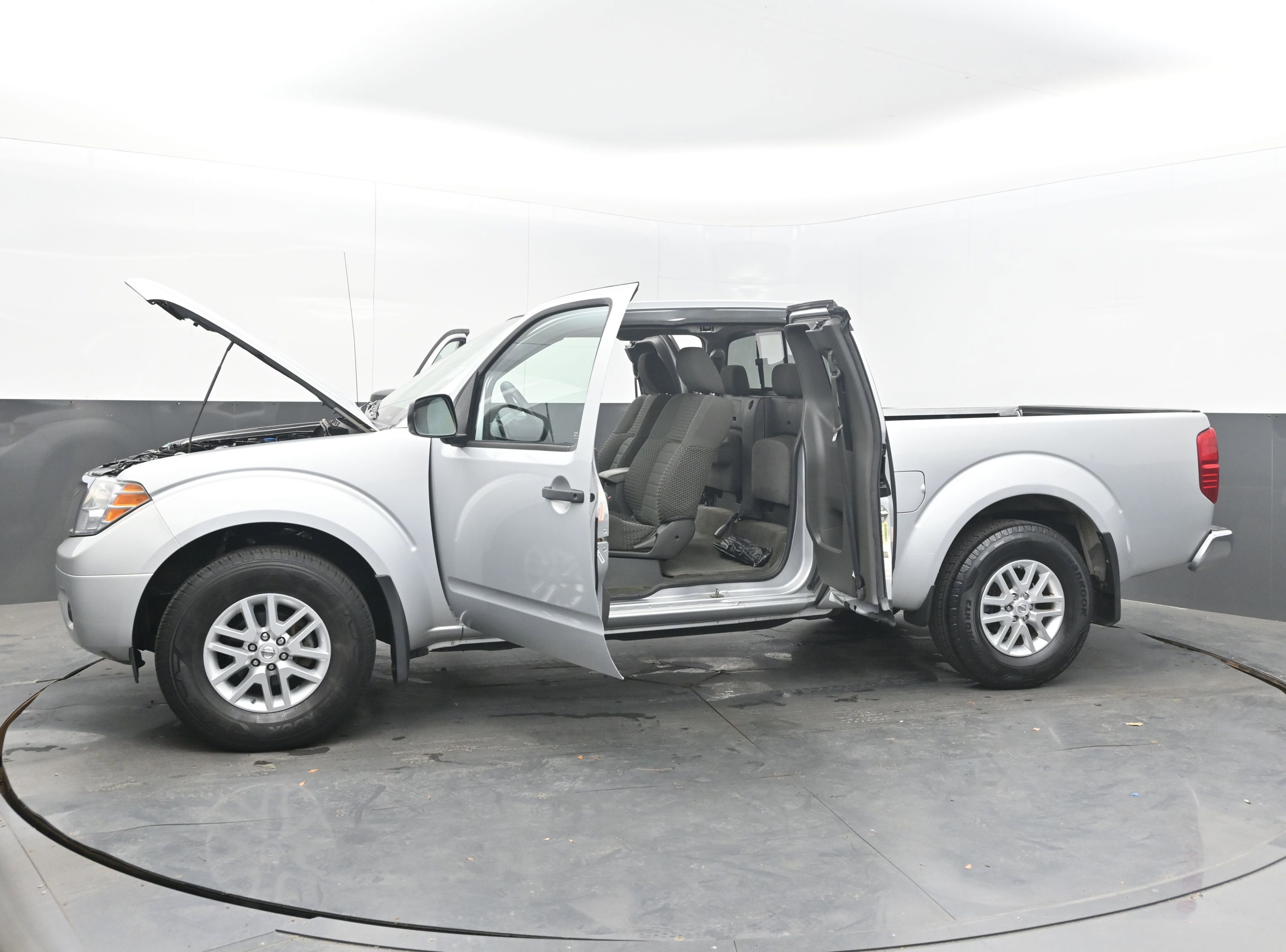 Used 2017 Nissan Frontier SV RWD image 40
