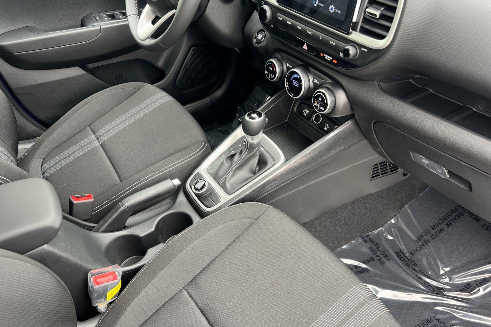 New 2025 Hyundai Venue SEL image 18