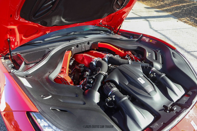 Used 2019 Ferrari Portofino image 15