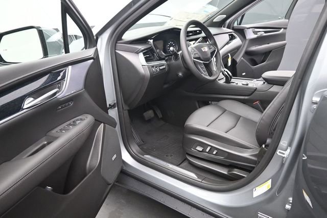 New 2025 Cadillac XT5 Premium Luxury w/ Technology Package AWD/4WD image 9