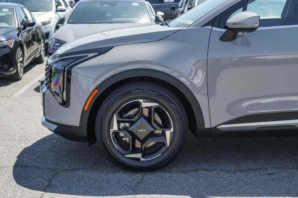 Certified 2026 Kia Sportage EX FWD image 9