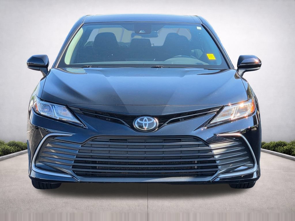 Used 2022 Toyota Camry LE AWD/4WD image 4