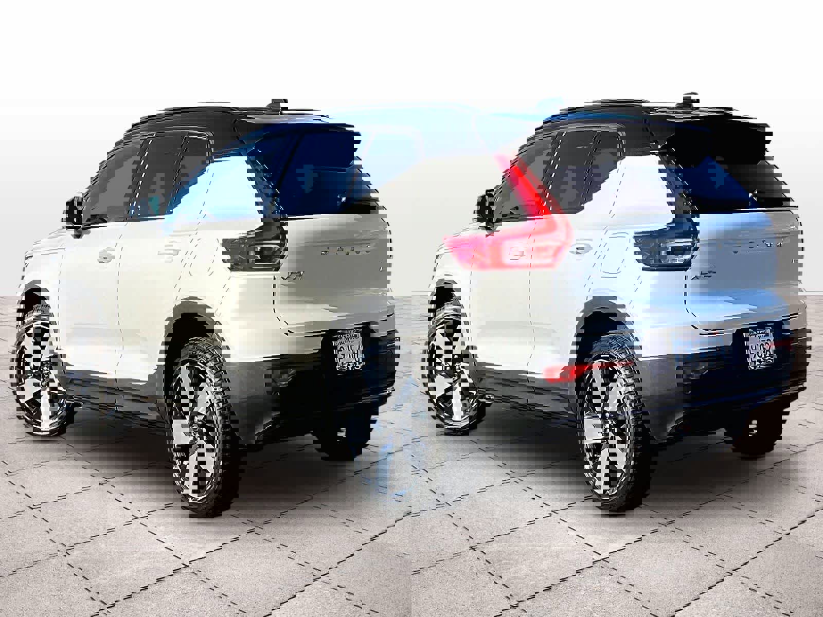 Used 2023 Volvo XC40 Recharge Ultimate w/ Protection Package Premier image 15