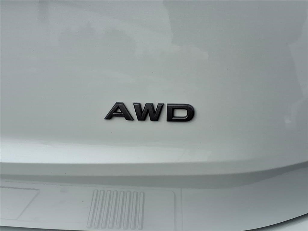 Used 2025 Nissan Rogue SV AWD/4WD image 16