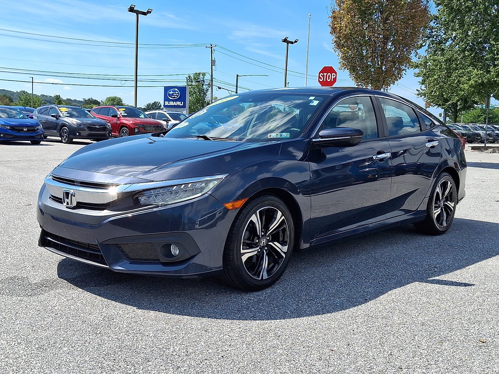 Used 2017 Honda Civic Touring image 3