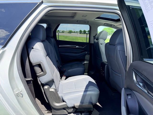 Used 2019 Buick Enclave Premium w/ Experience Buick Package FWD image 9