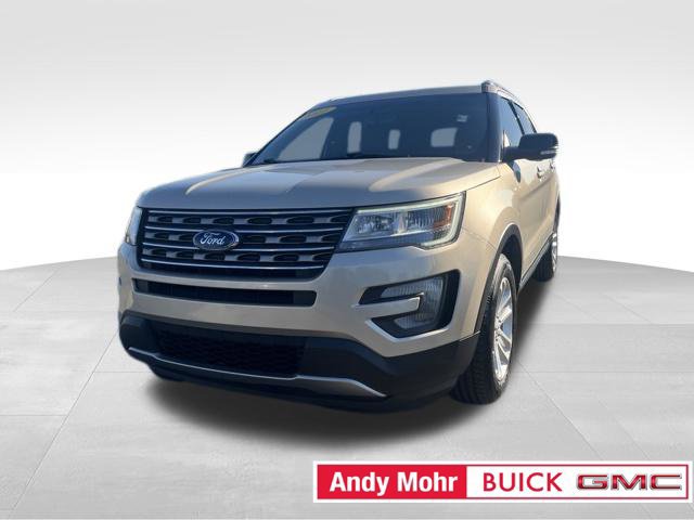 Used 2017 Ford Explorer XLT w/ Equipment Group 201A FWD image 4