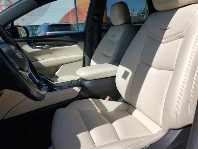 Used 2018 Cadillac XT5 FWD image 25