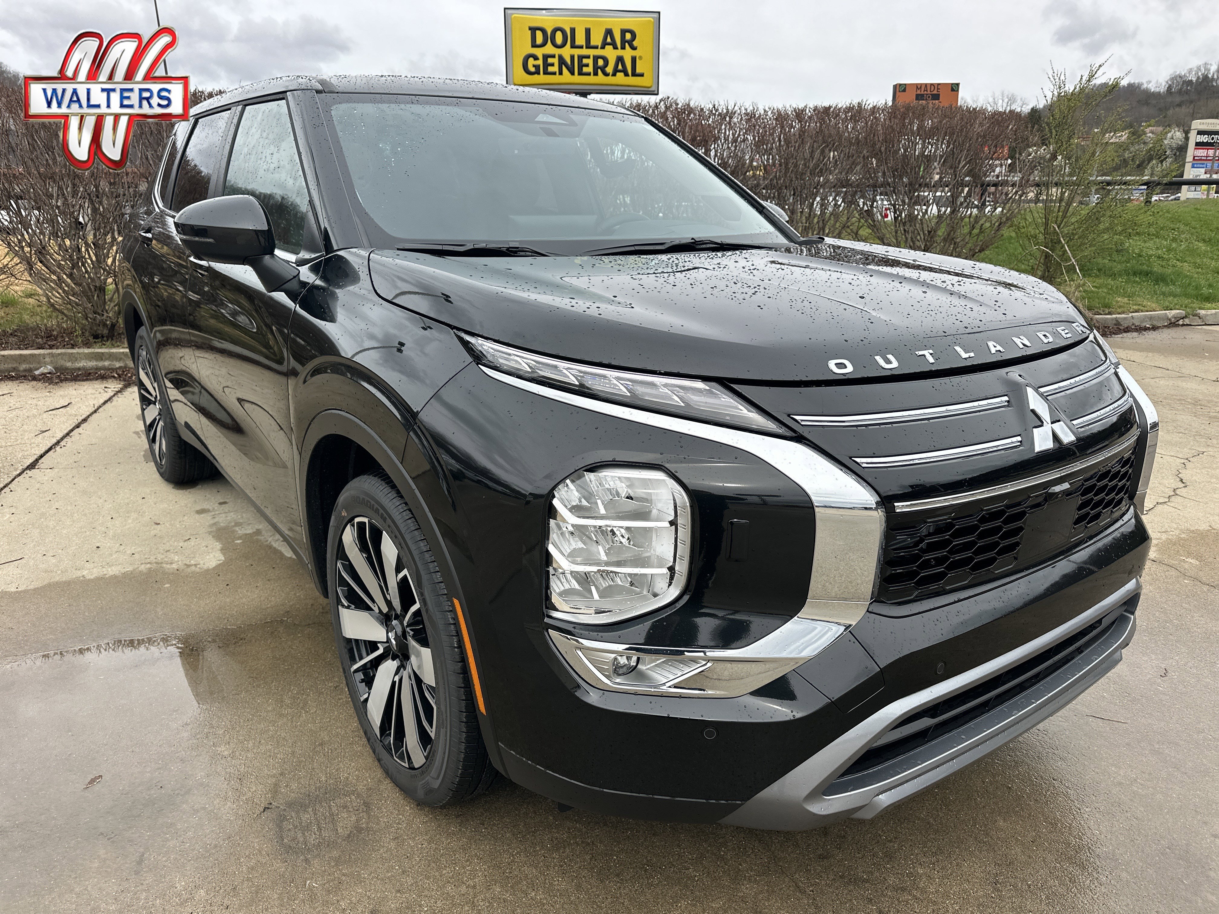 New 2026 Mitsubishi Outlander SE image 1