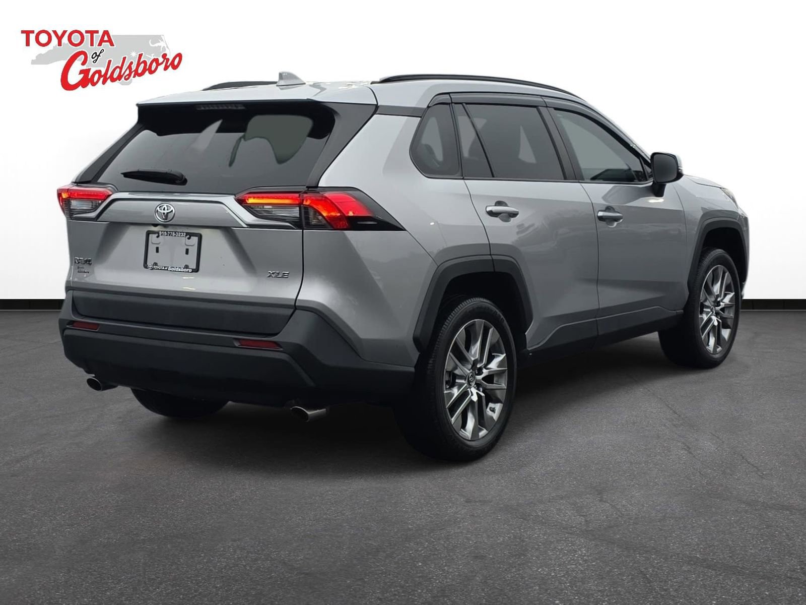 Used 2019 Toyota RAV4 XLE Premium image 5