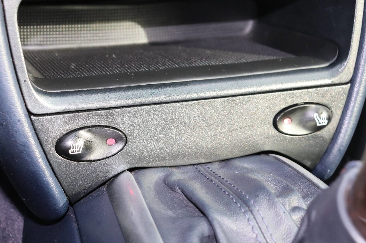 Used 2003 Porsche 911 Carrera 4 image 33