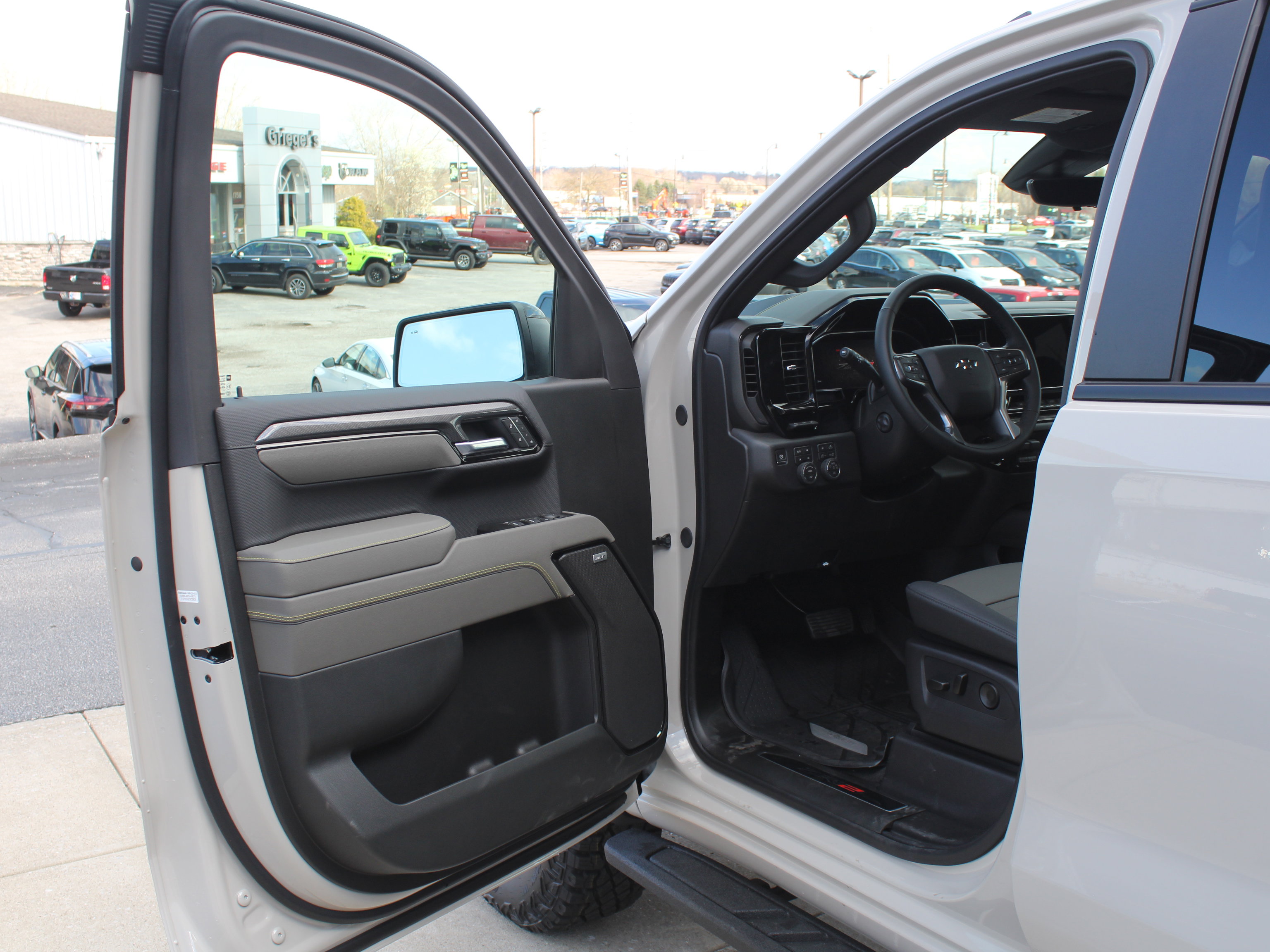 New 2026 Chevrolet Silverado 1500 ZR2 AWD/4WD image 8