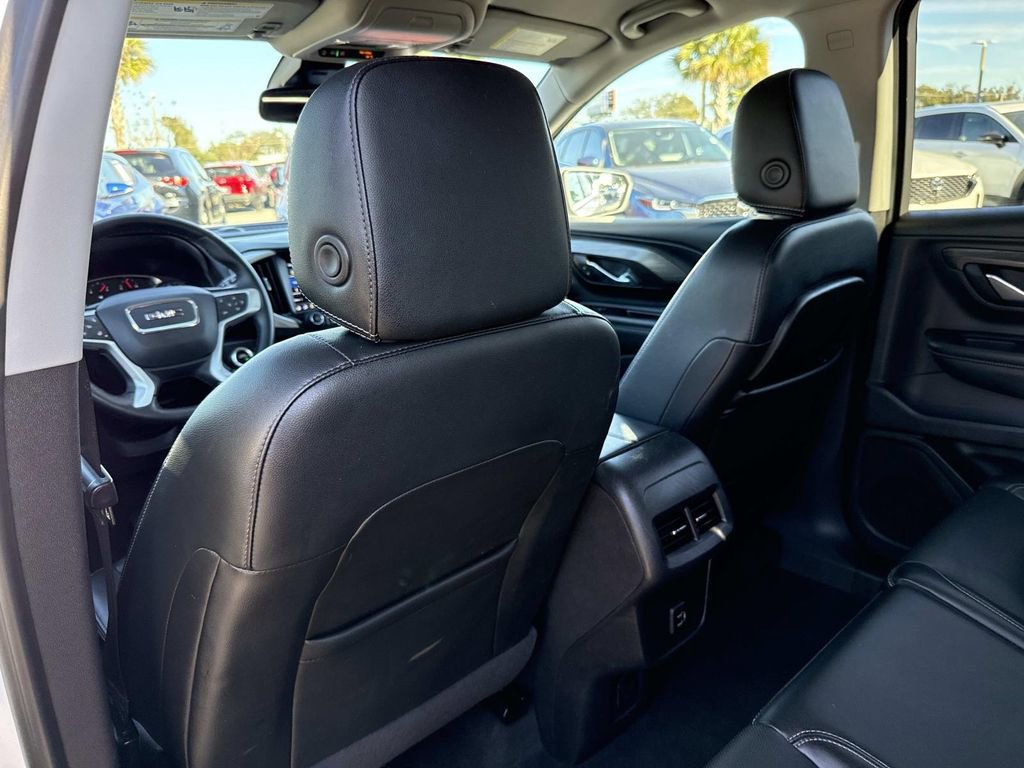 Used 2023 GMC Terrain SLT image 14