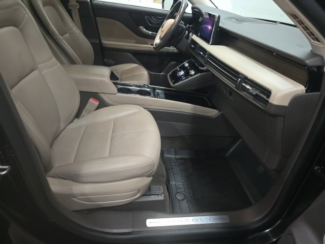 Used 2021 Lincoln Corsair Reserve w/ Equipment Group 201A image 3