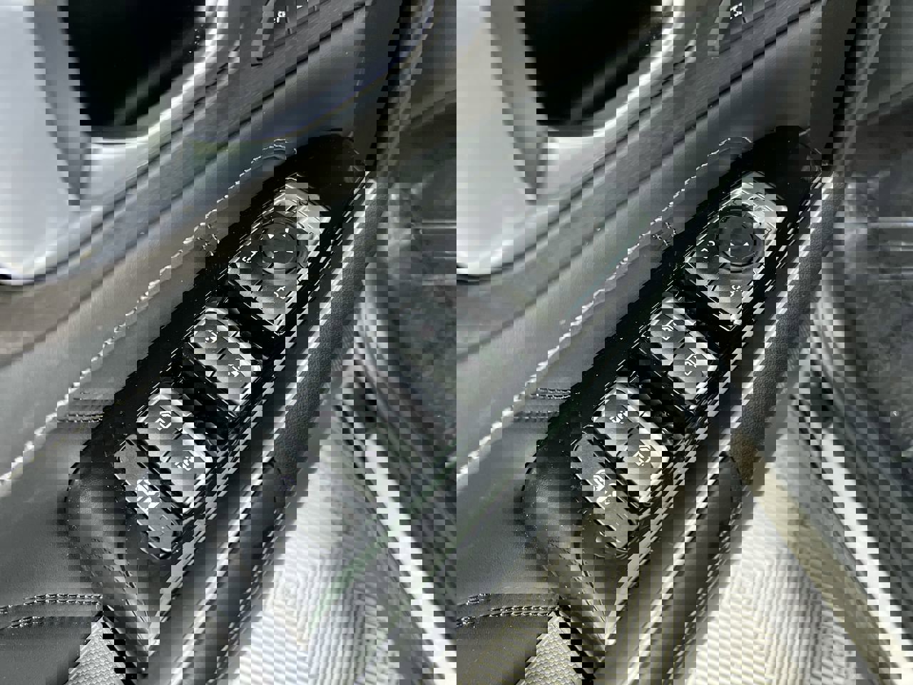 Certified 2025 Kia Sorento SX Prestige image 14