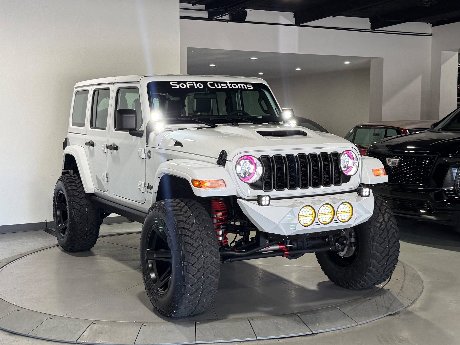 Used 2025 Jeep Wrangler Unlimited Sport AWD/4WD image 12
