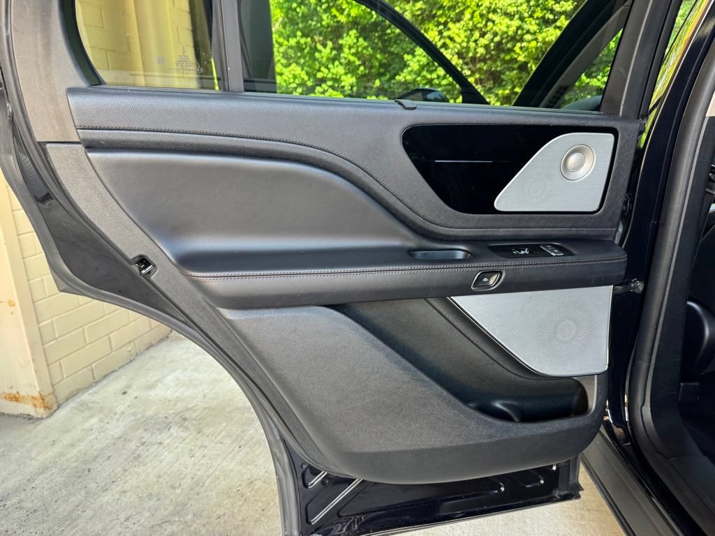 Used 2020 Lincoln Aviator Reserve w/ Equipment Group 202A AWD/4WD image 28