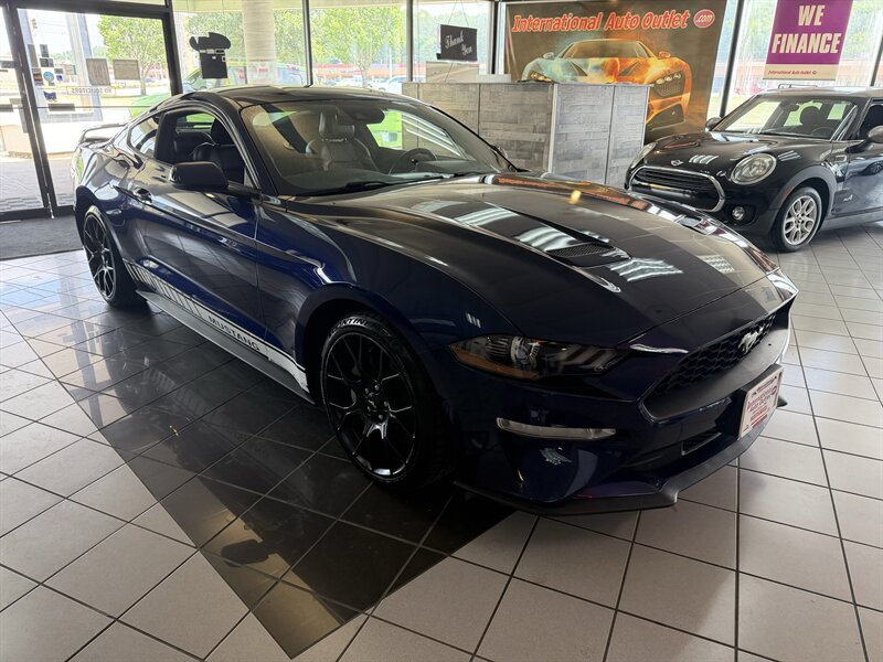 Used 2018 Ford Mustang Premium w/ Ecoboost Performance Package RWD image 4