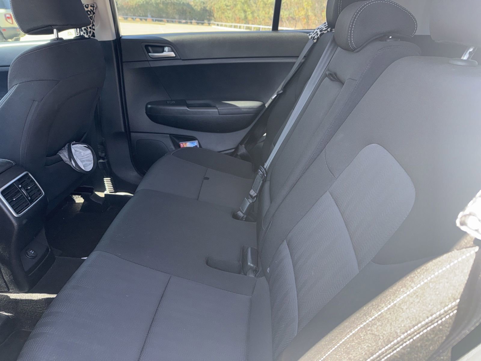 Used 2020 Kia Sportage LX image 9