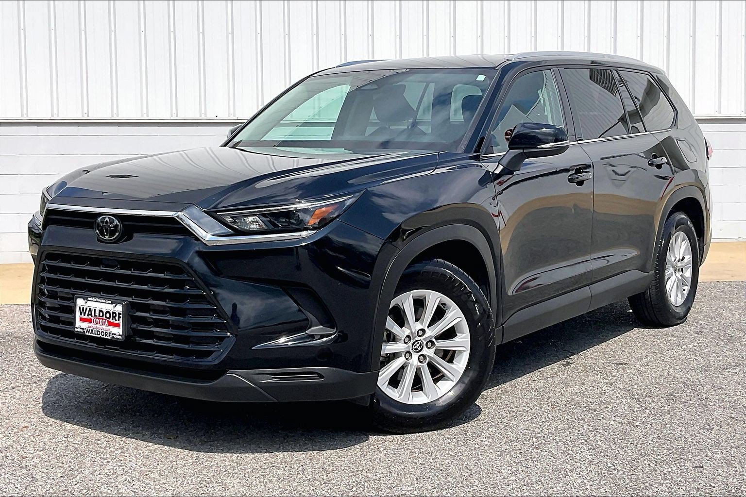 Used 2025 Toyota Grand Highlander FWD image 2
