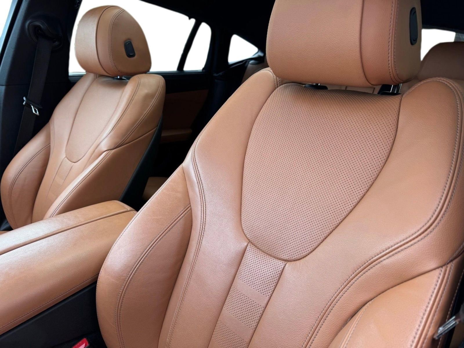 Used 2022 BMW X6 xDrive40i image 15